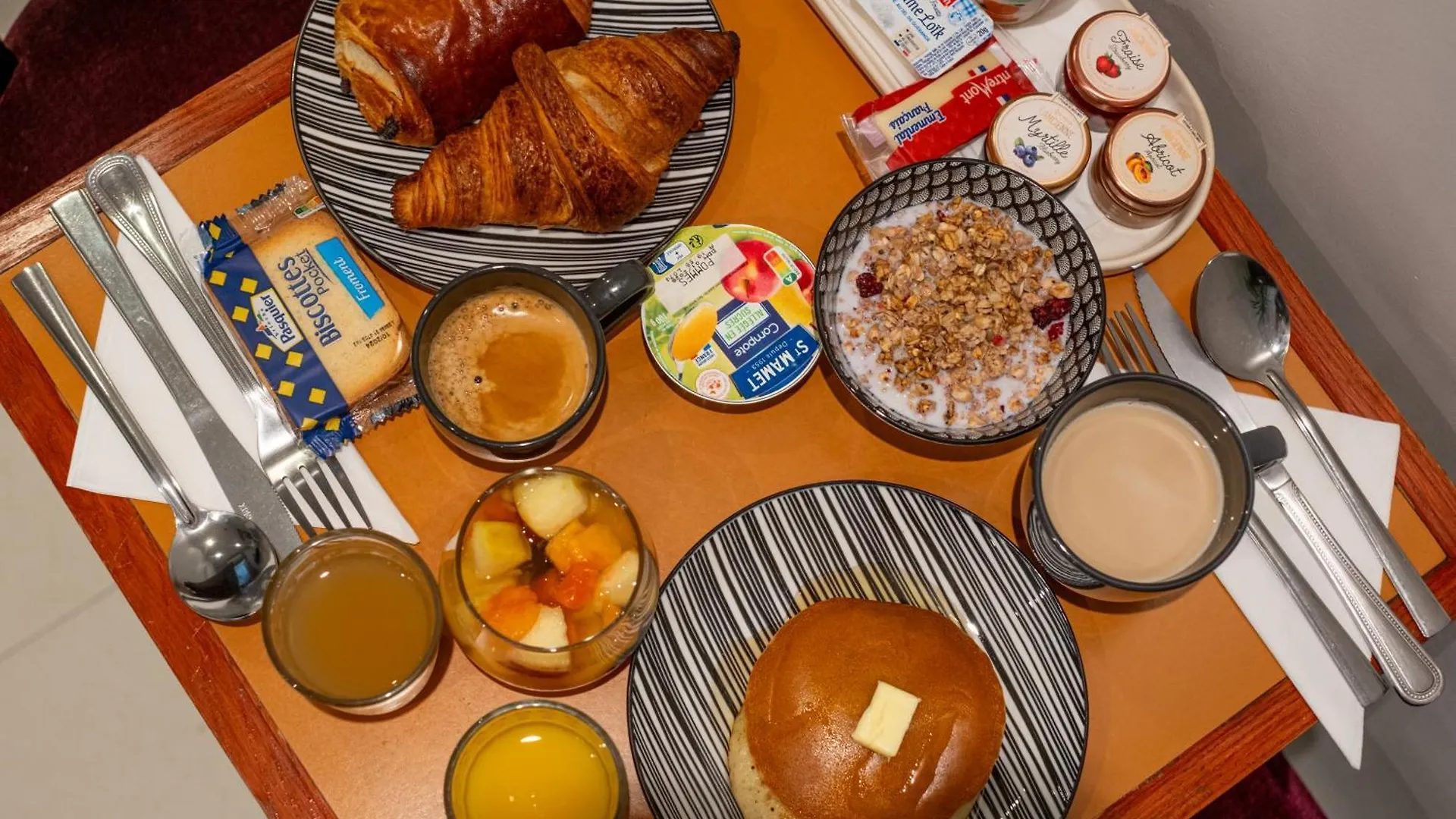 Hotel La Perle Montparnasse