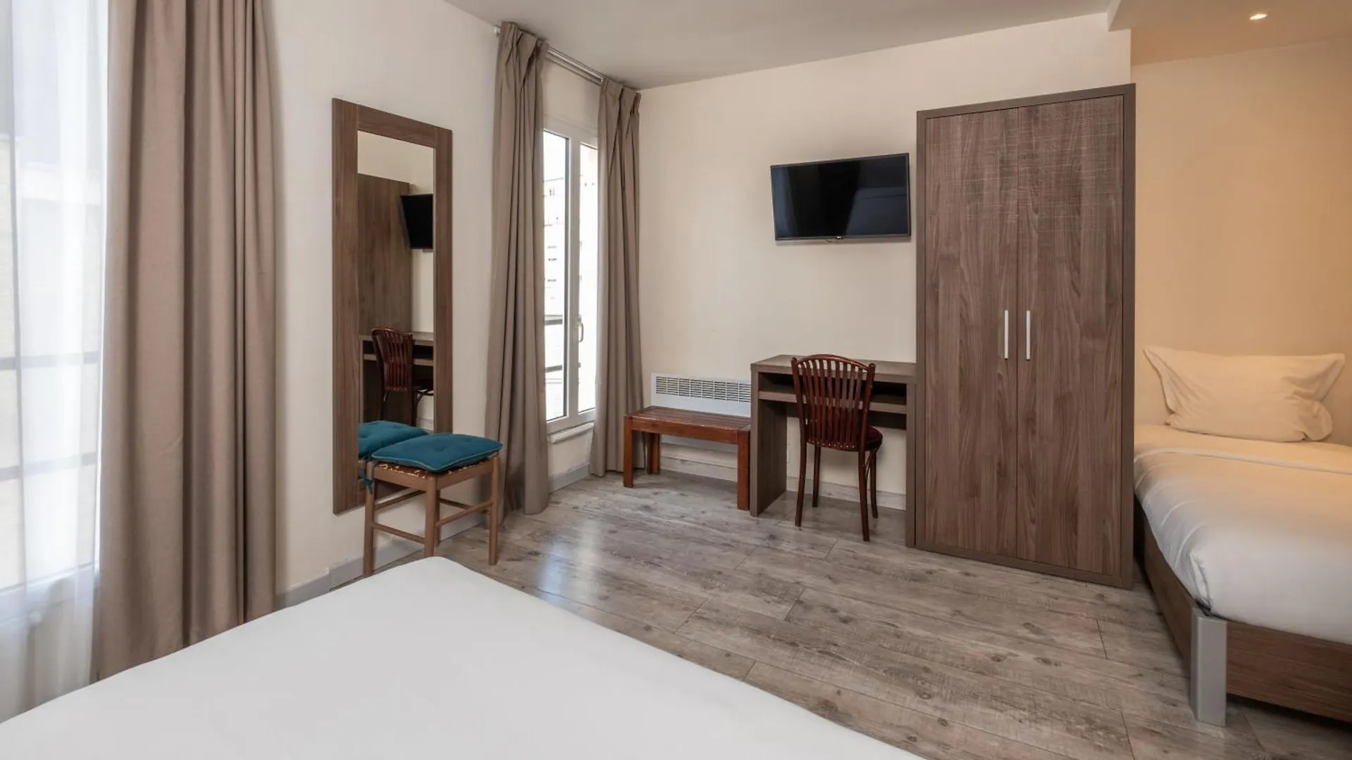 Hotel La Perle Montparnasse 2*