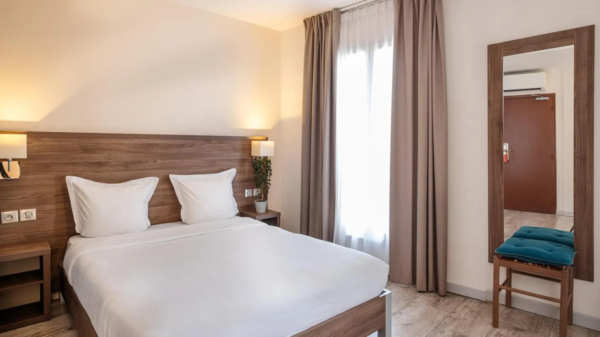 Hotel La Perle Montparnasse Paris