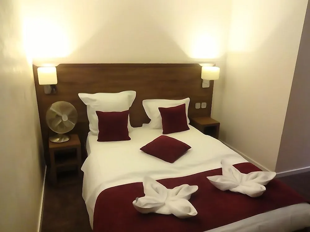 Hotell La Perle Montparnasse 2*