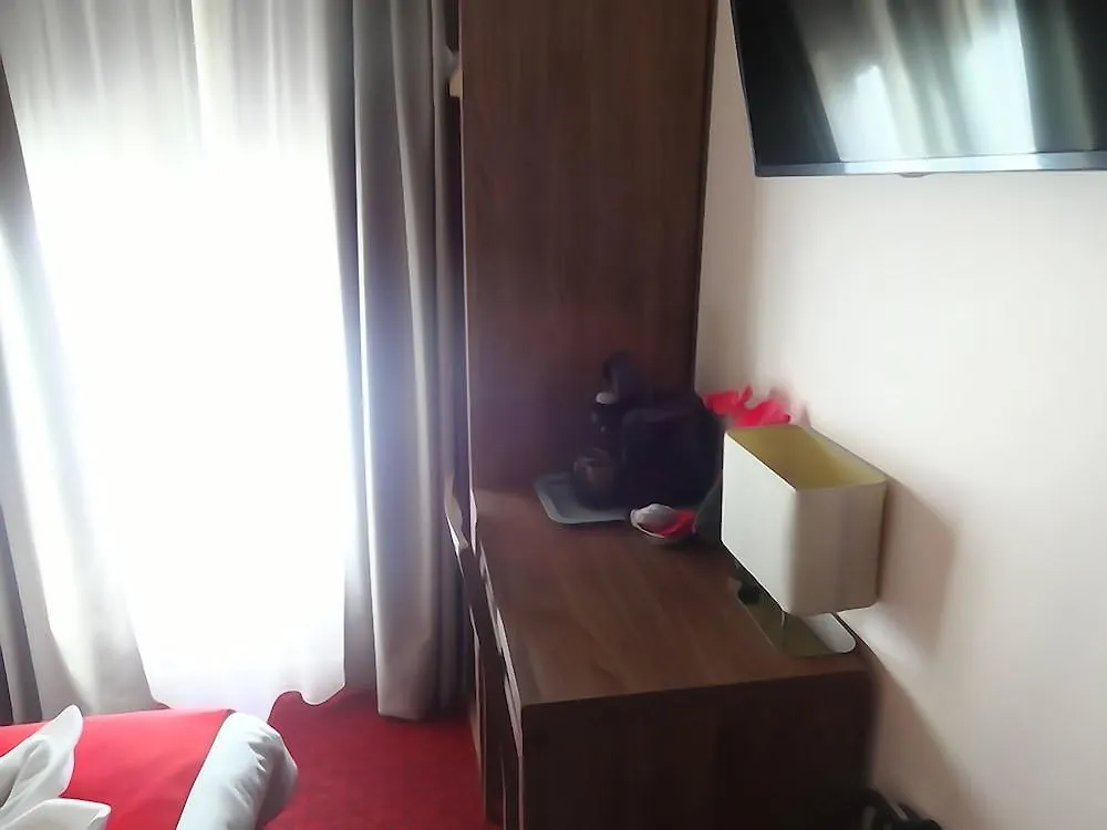 酒店 蒙帕纳斯拉佩勒酒店 2*
